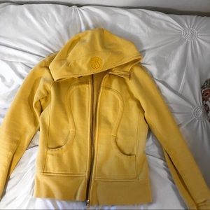 Yellow Lululemon Scuba Jacket/Hoodie 💛🍋